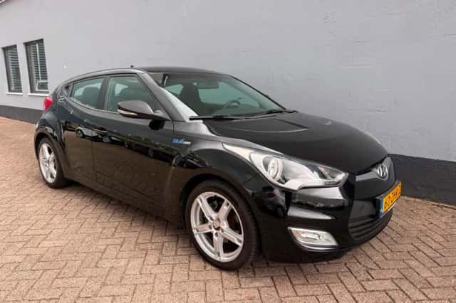 Hyundai Veloster (2012) thumbnail 4