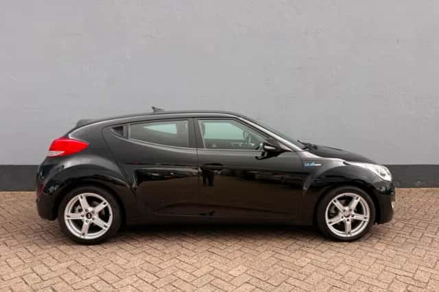 Hyundai Veloster (2012) thumbnail 5