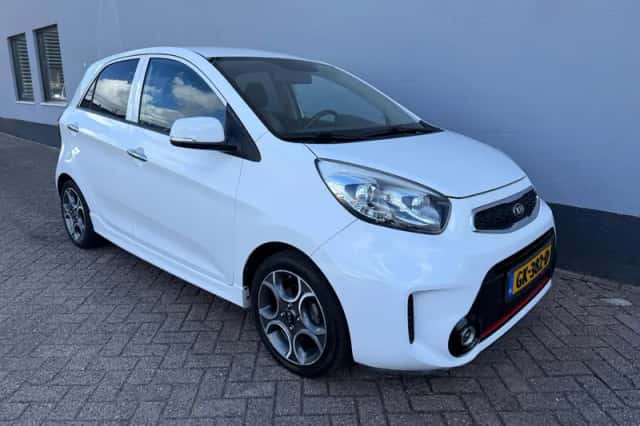 Kia Picanto (2015) thumbnail 4