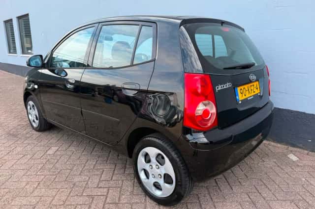 Kia Picanto (2009) thumbnail 3