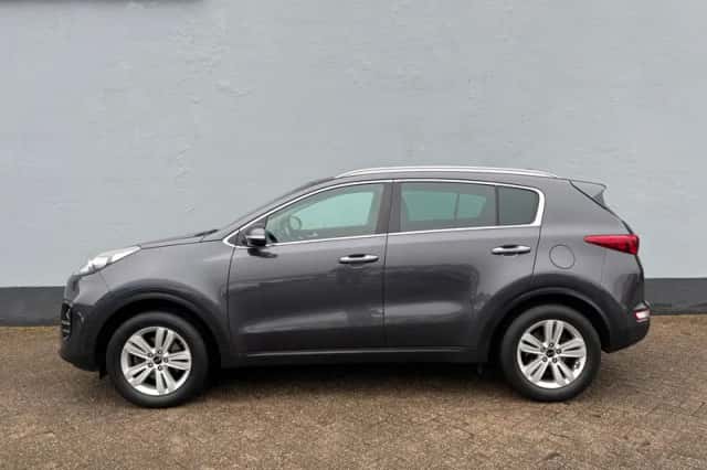 Kia Sportage (2016) thumbnail 2