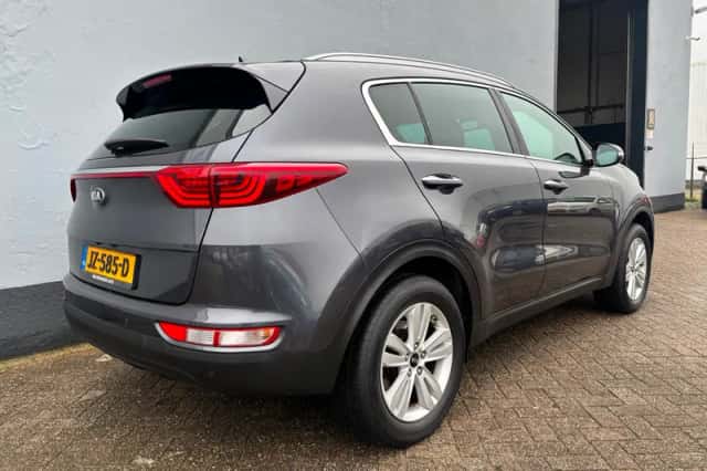 Kia Sportage (2016) thumbnail 6