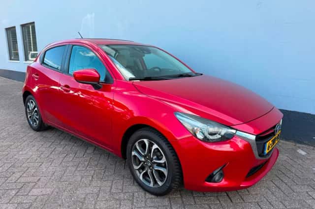 Mazda 2 (2015) thumbnail 4