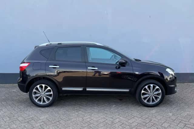 Nissan Qashqai (2011) thumbnail 5