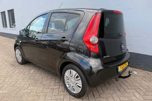 Opel Agila (2015) thumbnail 3