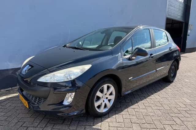 Peugeot 308 (2011) thumbnail 1