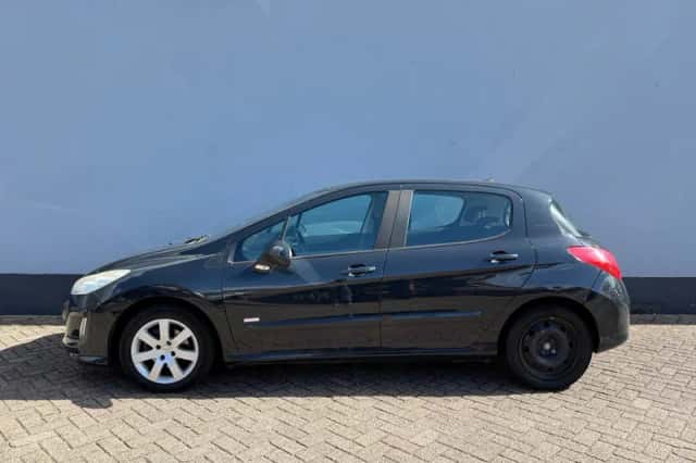 Peugeot 308 (2011) thumbnail 3