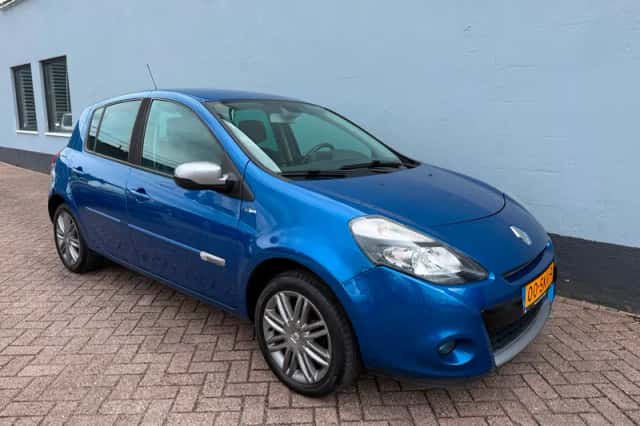 Renault Clio (2011) thumbnail 4