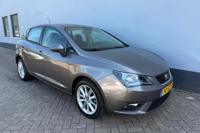 SEAT Ibiza (2017) thumbnail 4