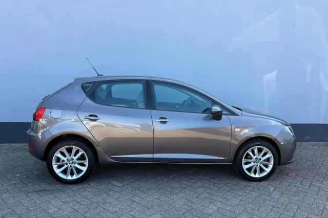 SEAT Ibiza (2017) thumbnail 5