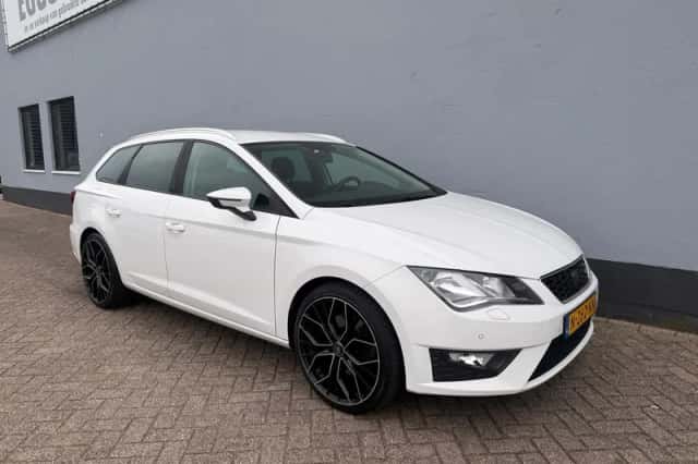 SEAT Leon (2014) thumbnail 4