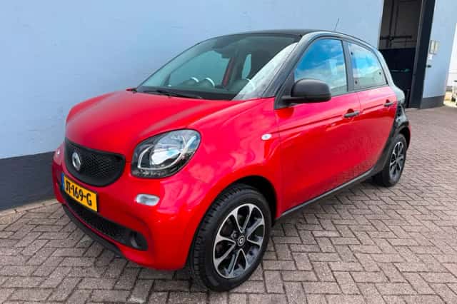 Smart Forfour (2016) thumbnail 1