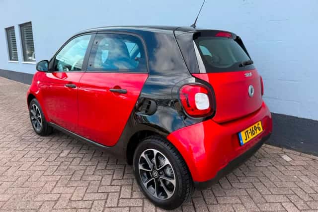 Smart Forfour (2016) thumbnail 3