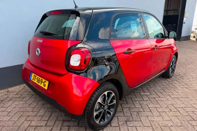 Smart Forfour (2016) thumbnail 6