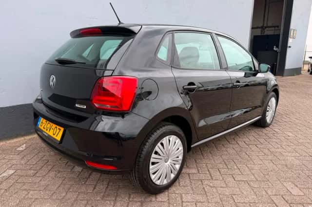 Volkswagen Polo (2015) thumbnail 3