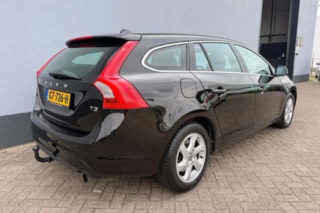 Volvo V60 (2015) thumbnail 6