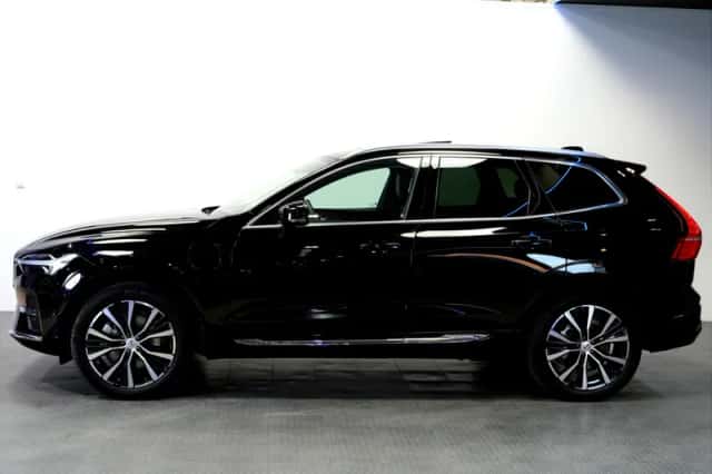 Volvo XC60 (2023) thumbnail 3