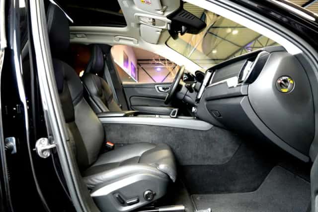 Volvo XC60 (2023) thumbnail 4