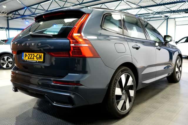 Volvo XC60 (2022) thumbnail 5