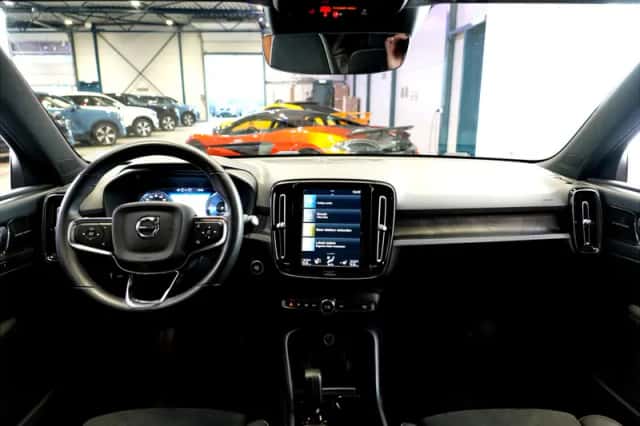 Volvo XC40 (2022) thumbnail 2