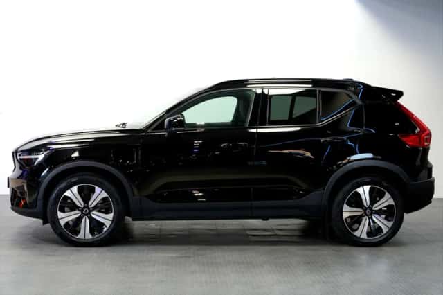 Volvo XC40 (2022) thumbnail 3