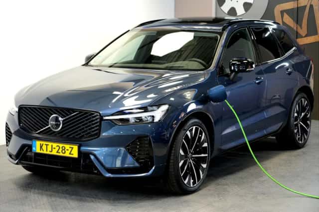 Volvo XC60 (2025) thumbnail 1