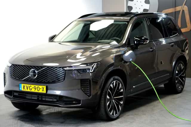 Volvo XC90 (2025) thumbnail 1