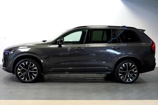 Volvo XC90 (2025) thumbnail 3