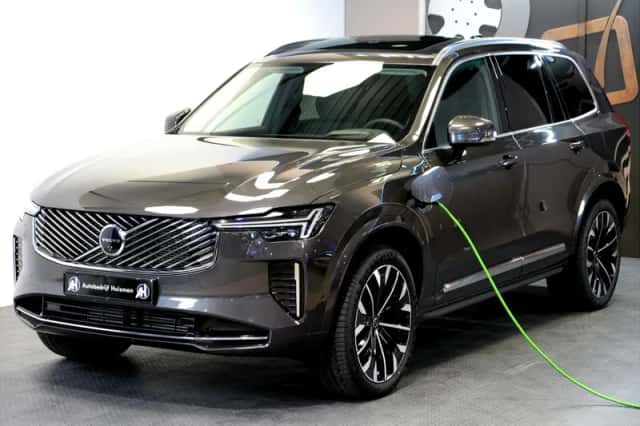 Volvo XC90 (2025) thumbnail 1