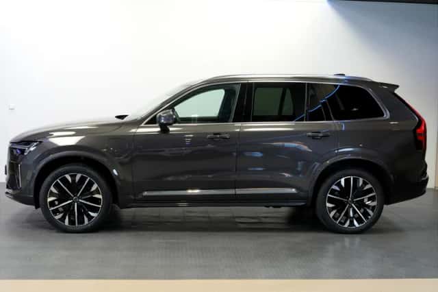 Volvo XC90 (2025) thumbnail 3