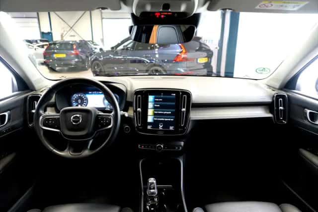 Volvo XC40 (2021) thumbnail 2