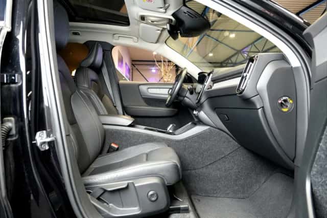 Volvo XC40 (2021) thumbnail 4