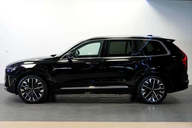Volvo XC90 (2025) thumbnail 3