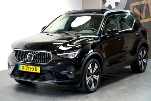 Volvo XC40 (2022) thumbnail 3