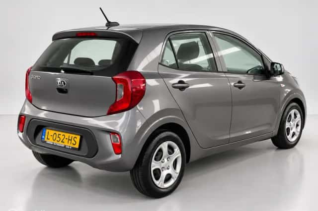 Kia Picanto (2021) thumbnail 5