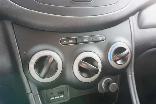 Hyundai i10 (2012) thumbnail 6