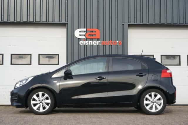Kia Rio (2016) thumbnail 2