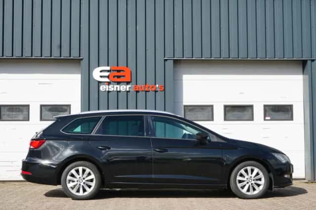 SEAT Leon (2018) thumbnail 3