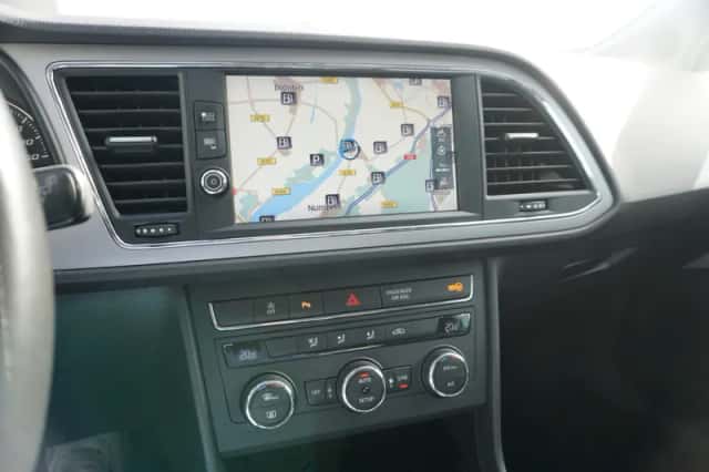 SEAT Leon (2018) thumbnail 6