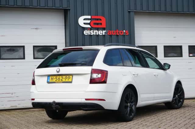 Škoda Octavia (2020) thumbnail 4