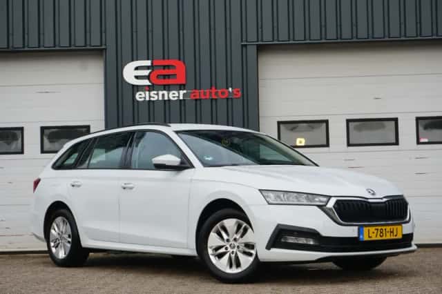Škoda Octavia (2021) thumbnail 2