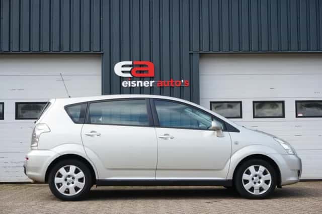 Toyota Verso (2007) thumbnail 3