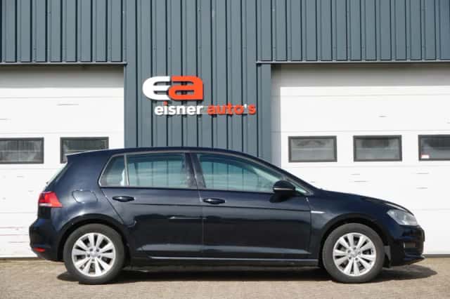 Volkswagen Golf (2017) thumbnail 3