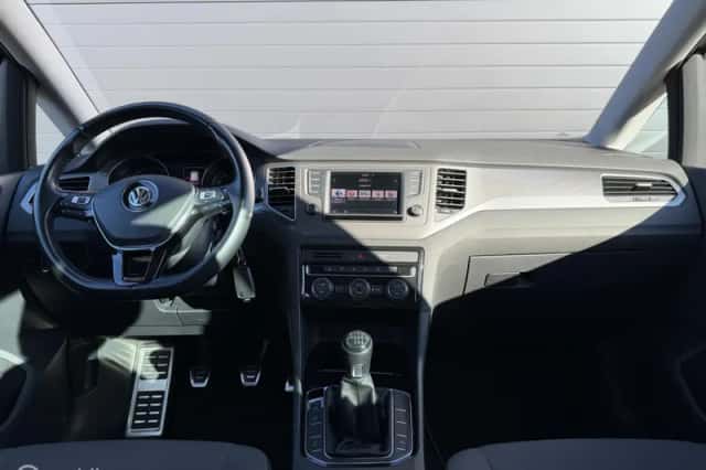 Volkswagen Golf Sportsvan (2016) thumbnail 3