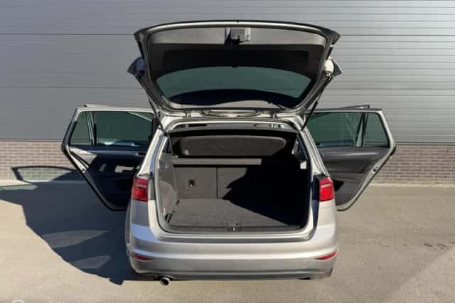 Volkswagen Golf Sportsvan (2016) thumbnail 5