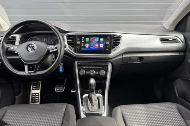 Volkswagen T-Roc (2021) thumbnail 3