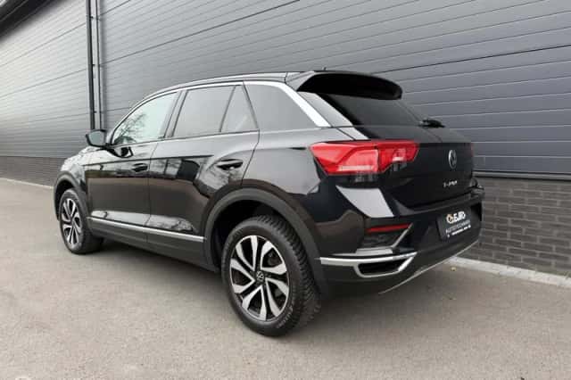 Volkswagen T-Roc (2021) thumbnail 4