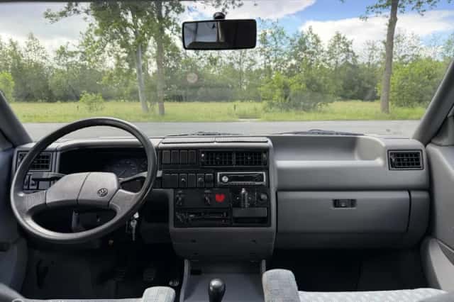 Volkswagen Transporter (1992) thumbnail 4