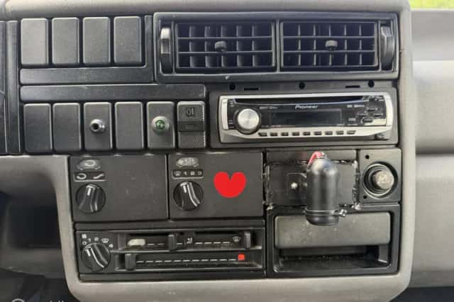 Volkswagen Transporter (1992) thumbnail 6
