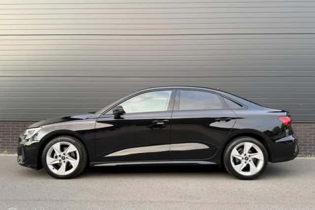 Audi A3 (2023) thumbnail 2